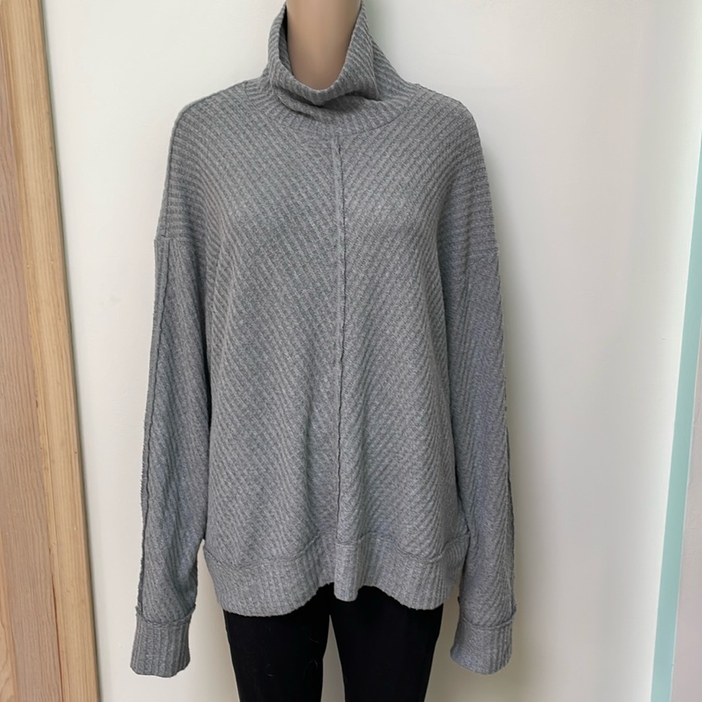 H BY BORDEAUX top Gray Waffle Knit Long Dolman Sleeve Pullover Knit